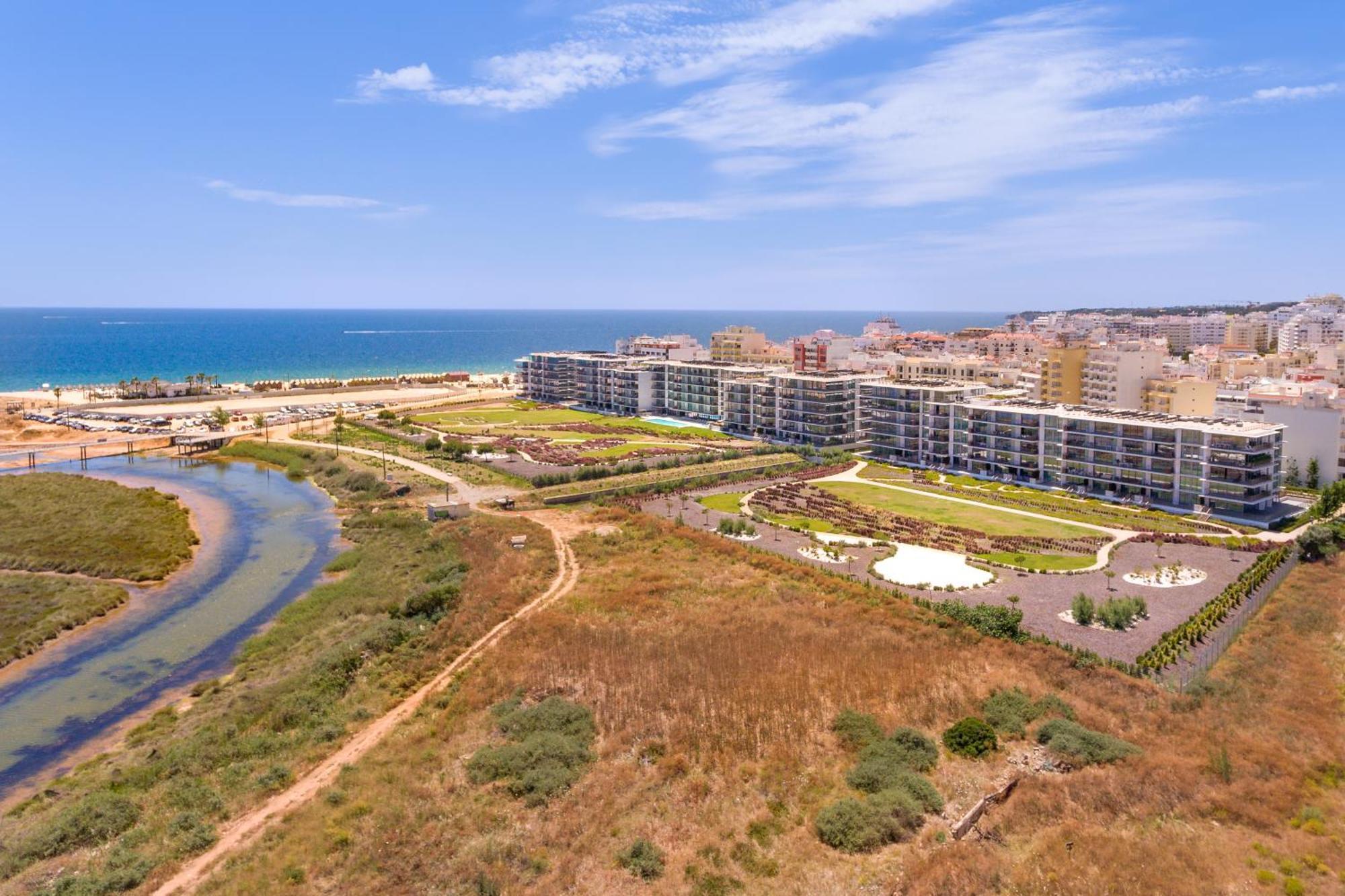 Bayline Condominium - Heated Indoor Swimming Pool - Spa - By Bedzy Armação de Pêra Eksteriør billede